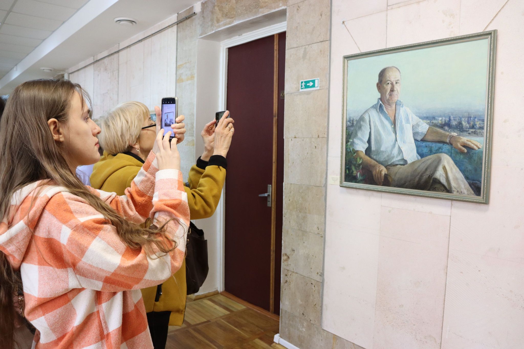 In the gallery of the Central city library named after M.L. Kropyvnytskyi the jubilee exhibition of the painting of the Honored Artist of Ukraine Oleh Prykhodko was opened