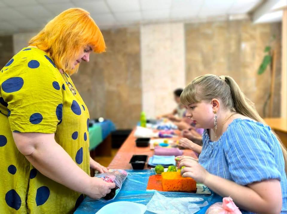 У Центральній бібліотеці ім. Марка Кропивницького відбувся майстер-клас із валяння вовни