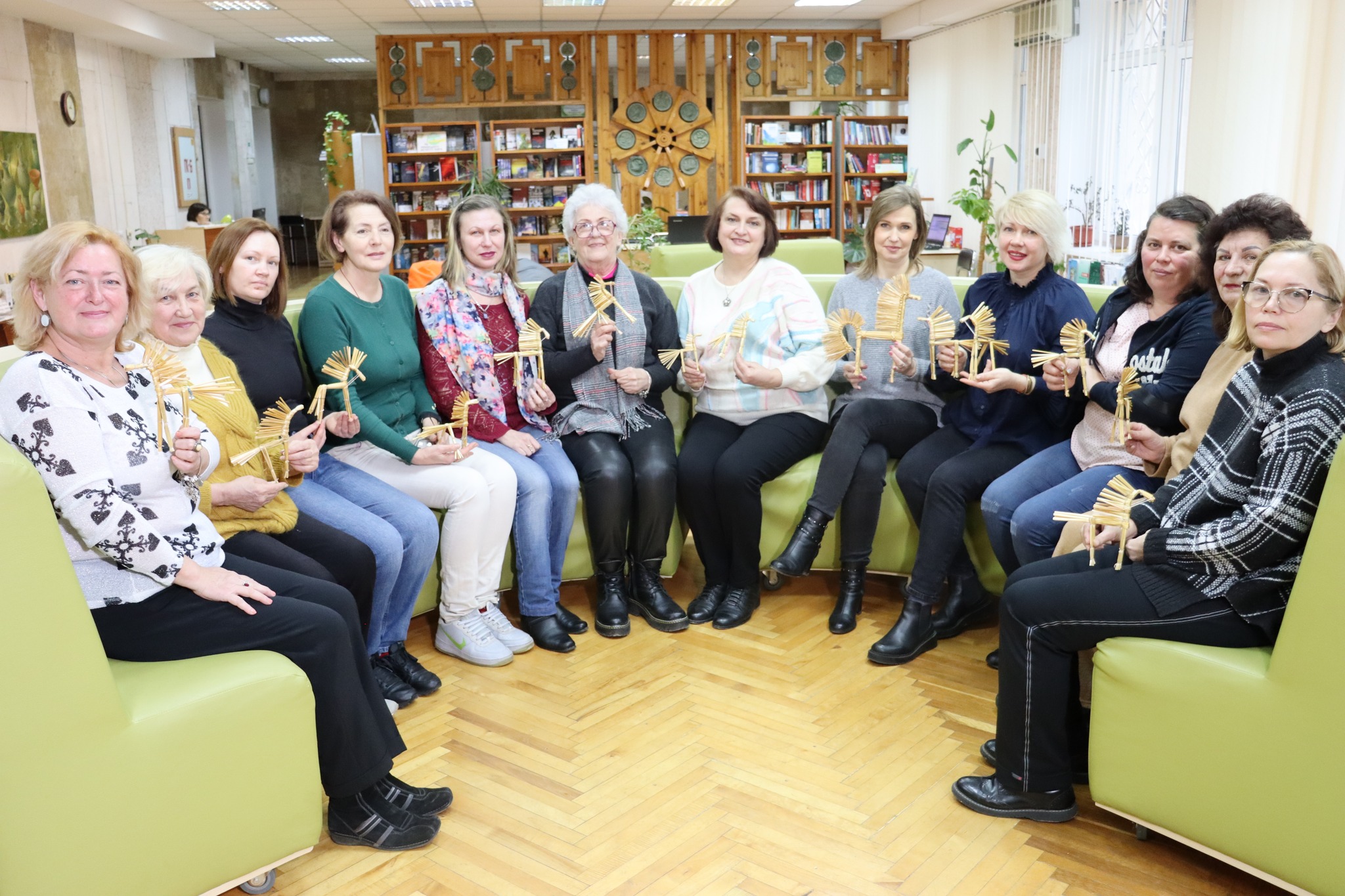 Regular visitors of the Central city library named after M.L. Kropyvnytskyi made a straw solar horse during the master class